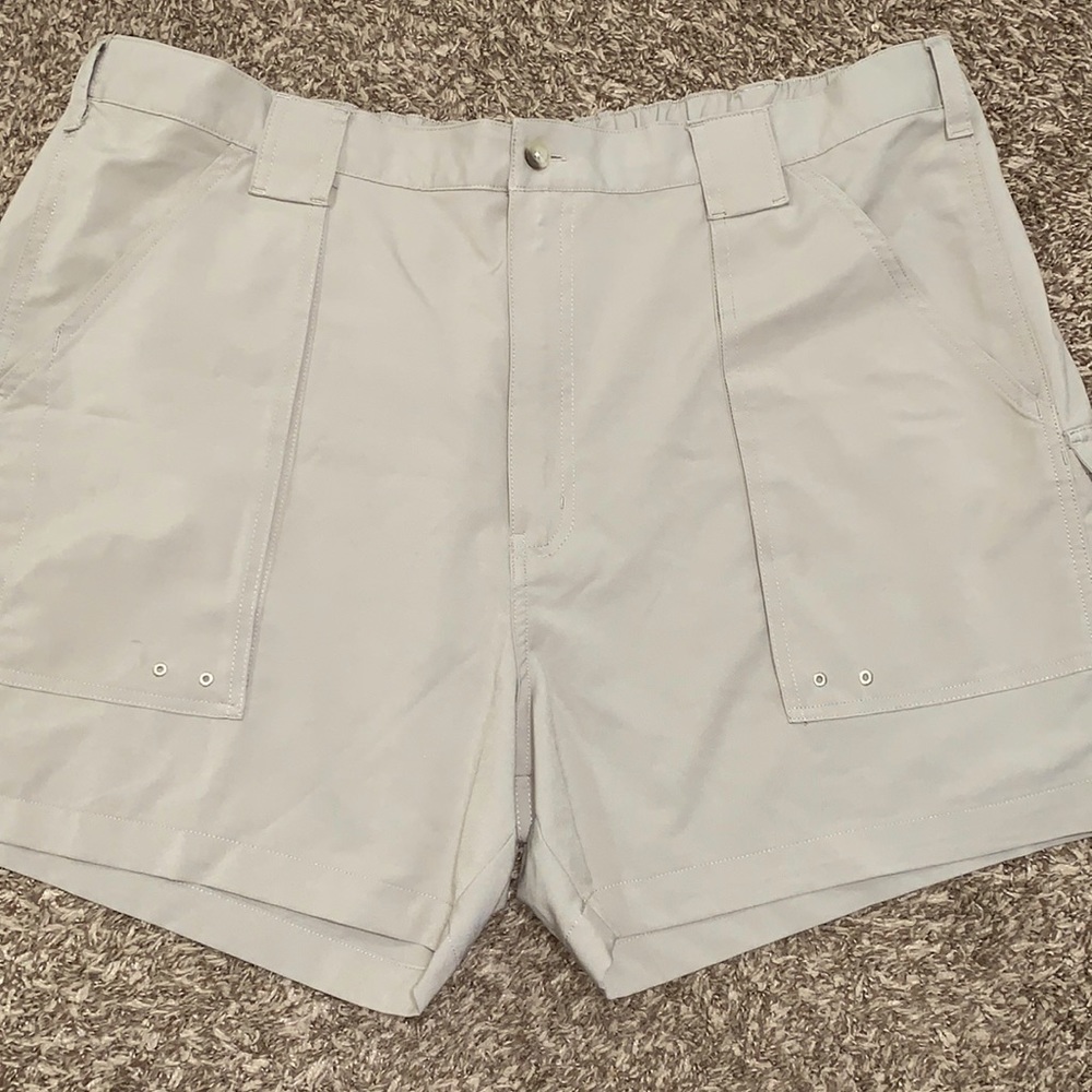 World Wide Sportsman men khaki shorts size 44 big & tall 6 “ inseam